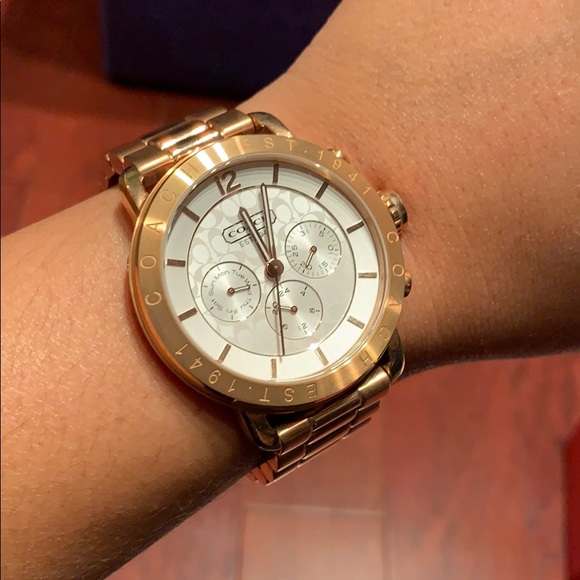 Coach rose gold watch - Picture 3 of 8